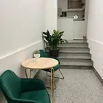 - A 住宿加早餐酒店 4*