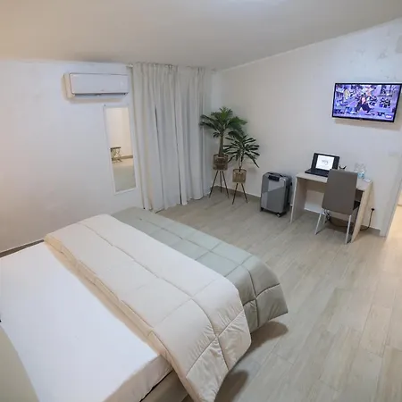 - A Panzió Castrovillari