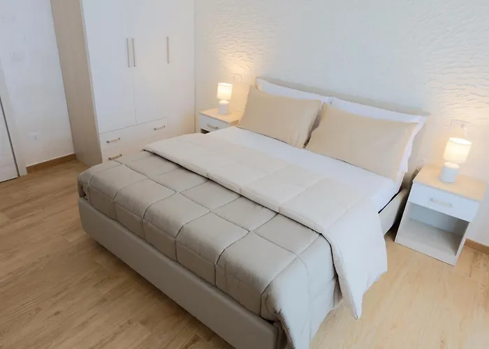 - A Panzió Castrovillari